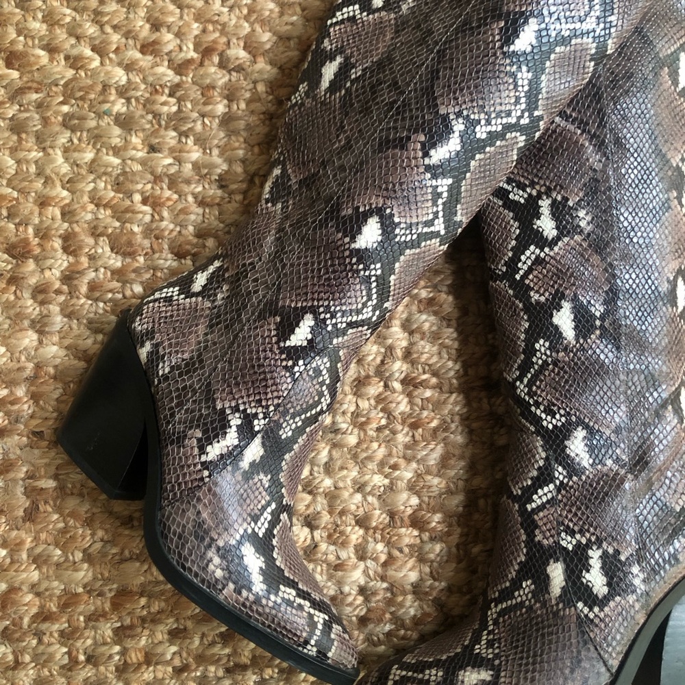 Vince Camuto Gravana Knee High Boots. Size 7.5 - Picture 10 of 15